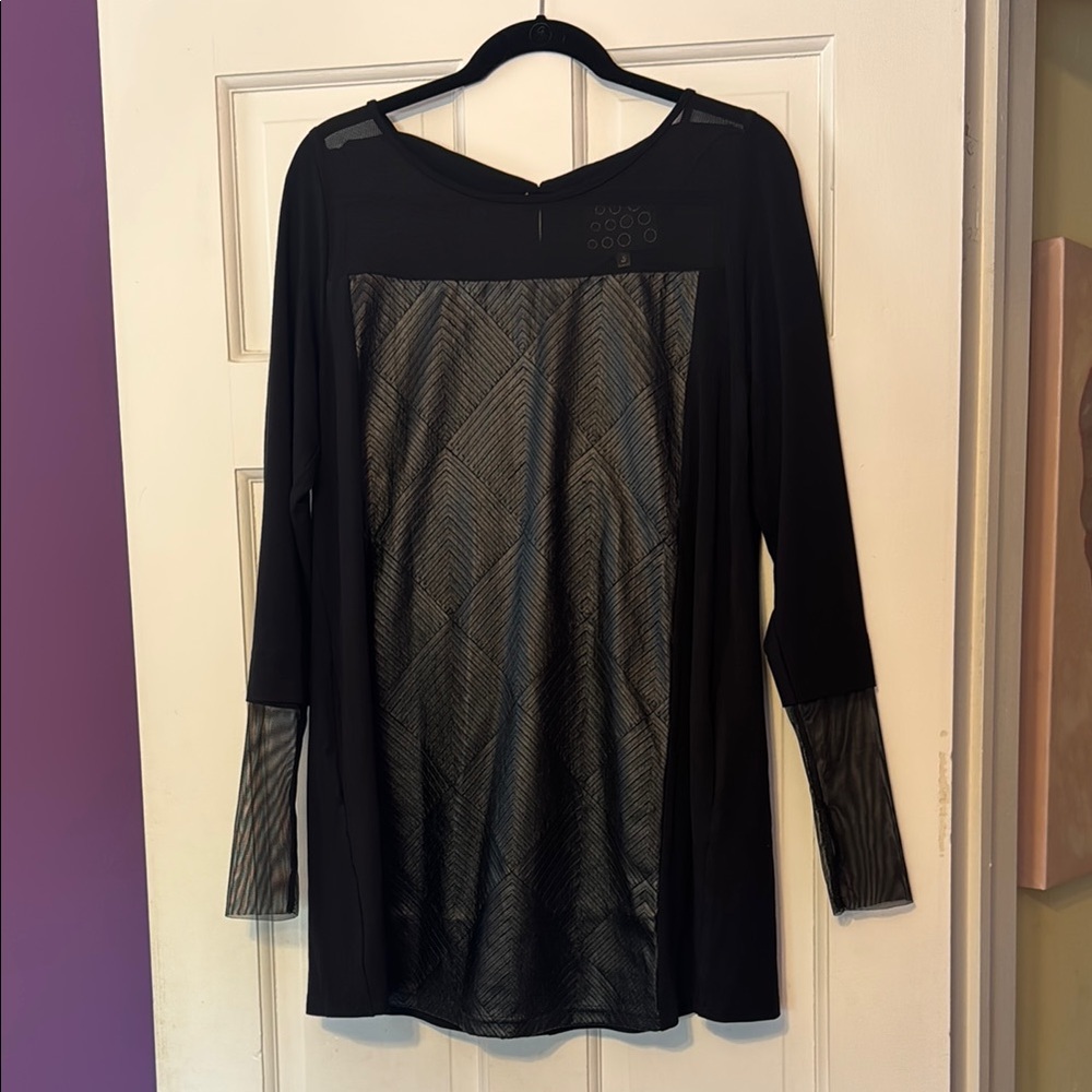 Black Asymmetrical Graphic Long Sleeve Tunic
